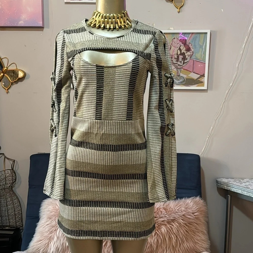 "BCBGeneration Gold Metallic Cut-Out Dress: Size XXS, Stunning and Glamorous"